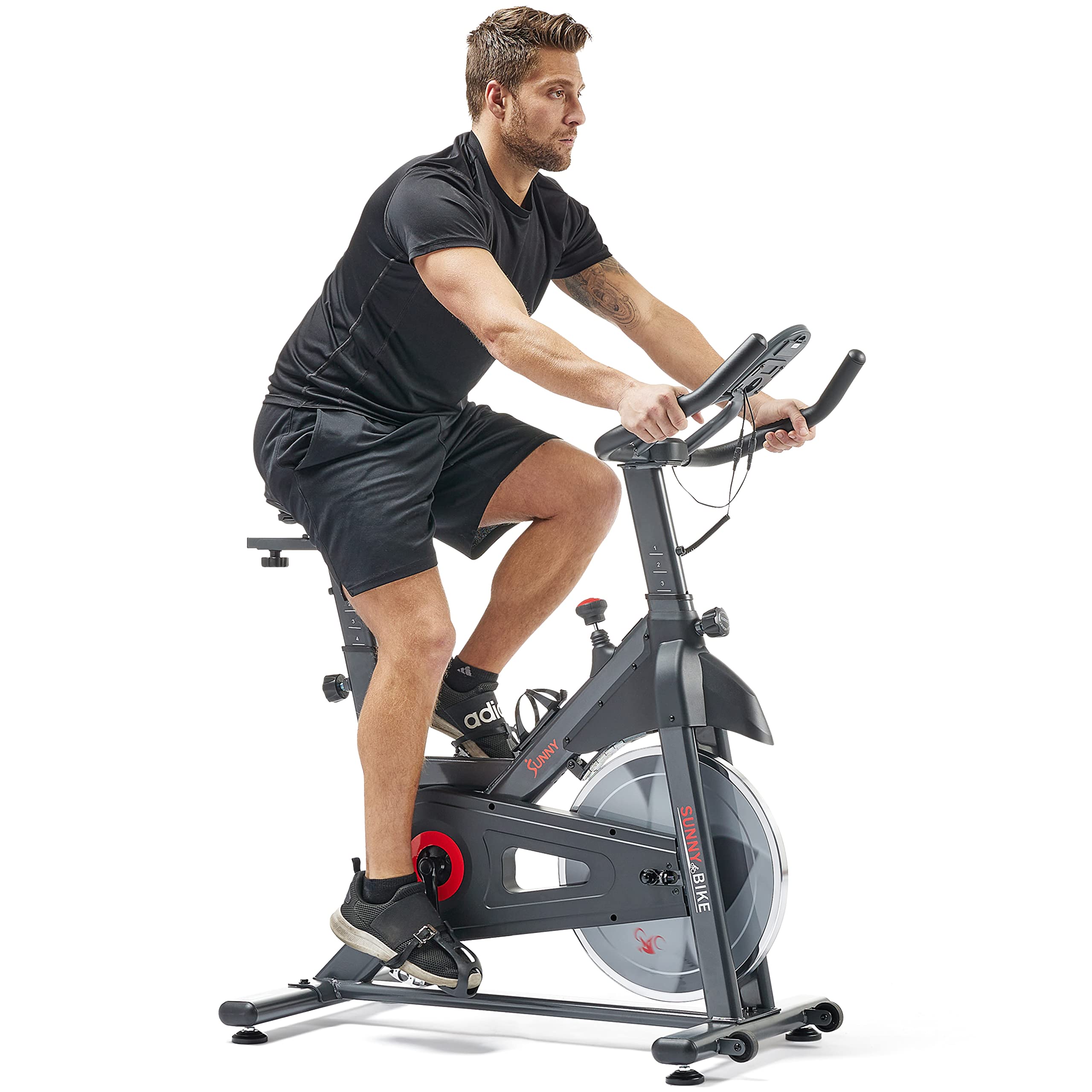 Sunny Health & Fitness 室內健身自行車，配備設備支架和可選的專屬 SunnyFit® 應用程式藍牙連接