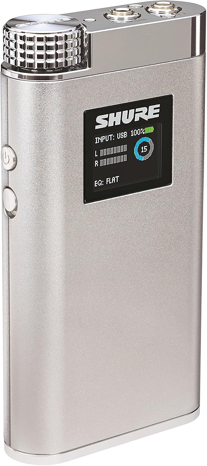 舒爾 SHA900 便攜式聆聽擴大機，增強音訊控制，內建 DAC 轉換功能，可串聯於數位音訊來源和耳機/耳塞之間，並配備 4 段參數均衡器。